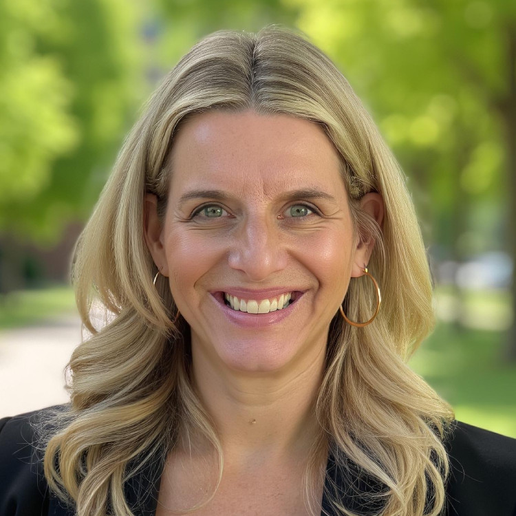 Amanda Melander headshot